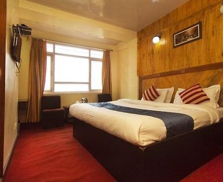Hotel Valentino Дарджилинг Экстерьер фото