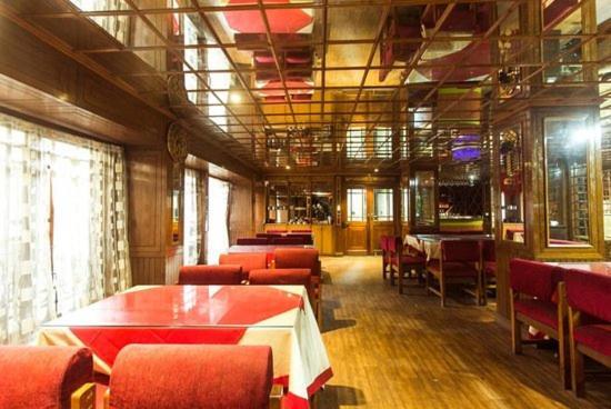 Hotel Valentino Дарджилинг Экстерьер фото