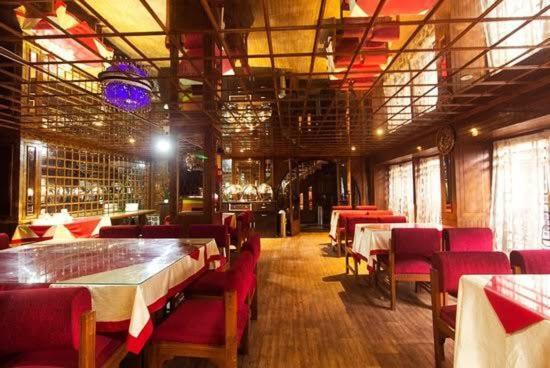 Hotel Valentino Дарджилинг Экстерьер фото