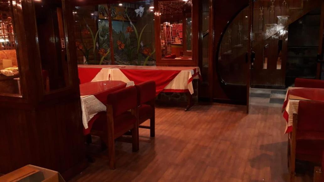 Hotel Valentino Дарджилинг Экстерьер фото